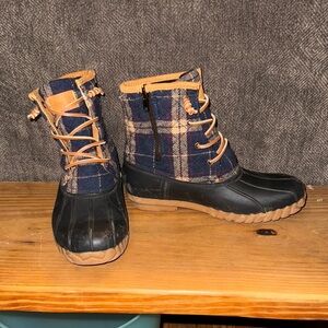 Plaid Duck Boots with Navy and Tan Accents size 8
